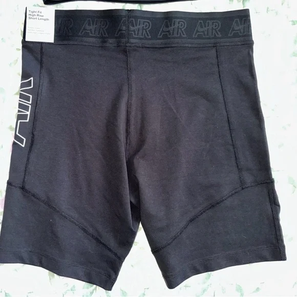 Brand New With Tags Womens Nike Air Bike Shorts Size Large - Picture 2 of 4